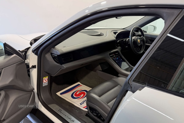 Used Porsche Taycan 2022 for sale - 77613255: Photo 13