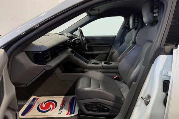 Used Porsche Taycan 2022 for sale - 77613255: Photo 14