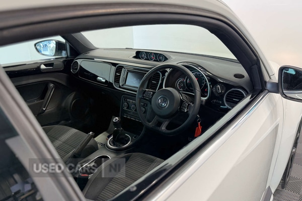Used Volkswagen Beetle 2015 for sale - 77345889: Photo 15