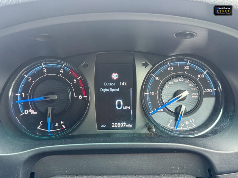 Used Toyota Hilux 2023 for sale - 77041748: Photo 25