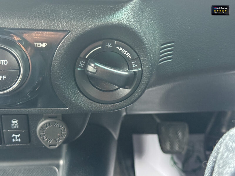 Used Toyota Hilux 2023 for sale - 77041748: Photo 40