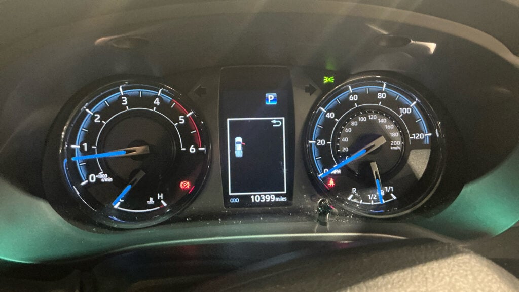 Used Toyota Hilux 2023 for sale - 77932728: Photo 10