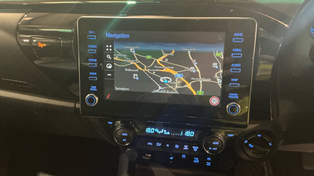 Used Toyota Hilux 2023 for sale - 77932728: Photo 11