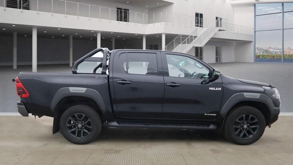 Used Toyota Hilux 2023 for sale - 77932728: Photo 3