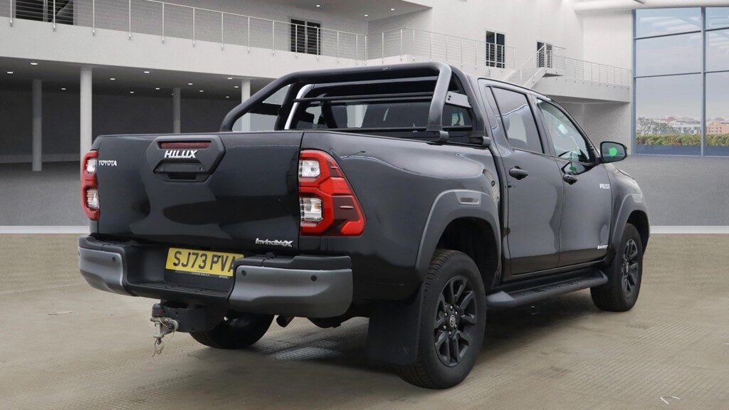 Used Toyota Hilux 2023 for sale - 77932728: Photo 4