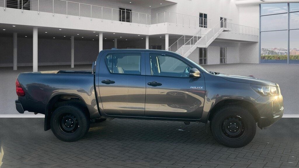 Used Toyota Hilux 2024 for sale - 77041841: Photo 3