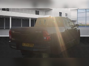 Used Toyota Hilux 2024 for sale - 77041841: Photo