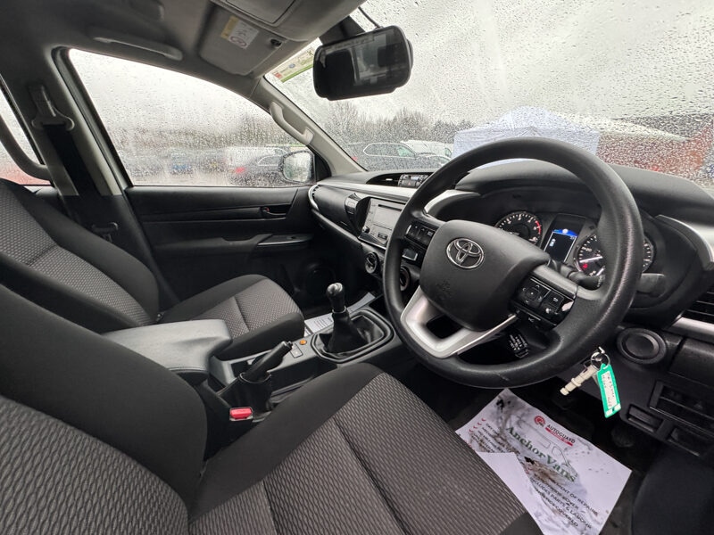 Used Toyota Hilux 2024 for sale - 77207001: Photo 17