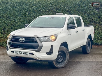 Used Toyota Hilux 2024 for sale - 77207001: Photo