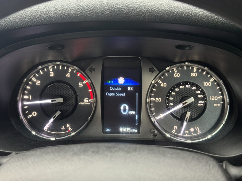 Used Toyota Hilux 2024 for sale - 77207001: Photo 24