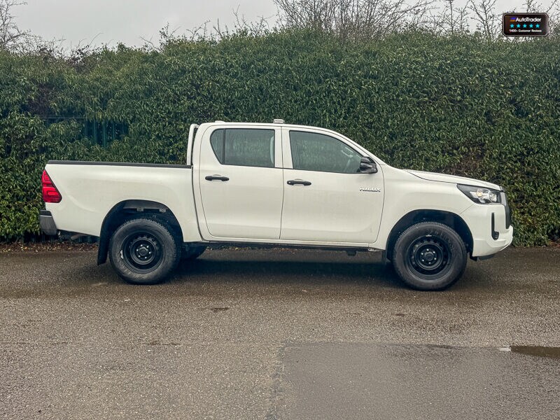 Used Toyota Hilux 2024 for sale - 77207001: Photo 4