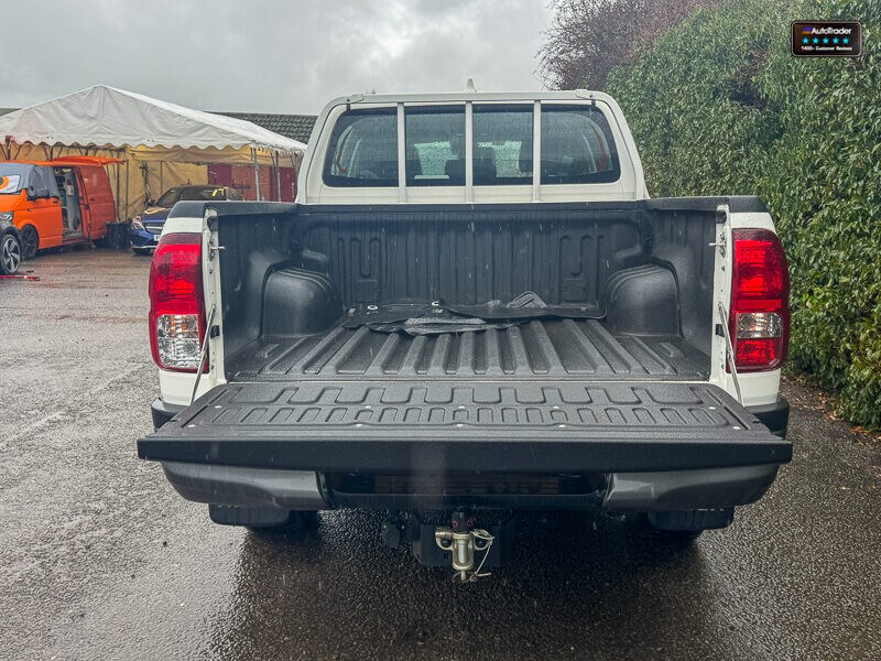 Used Toyota Hilux 2024 for sale - 77207001: Photo 8