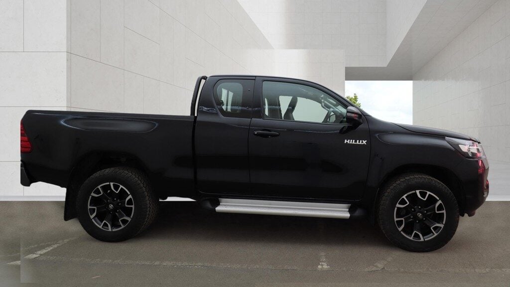 Used Toyota Hilux 2023 for sale - 78097917: Photo 4