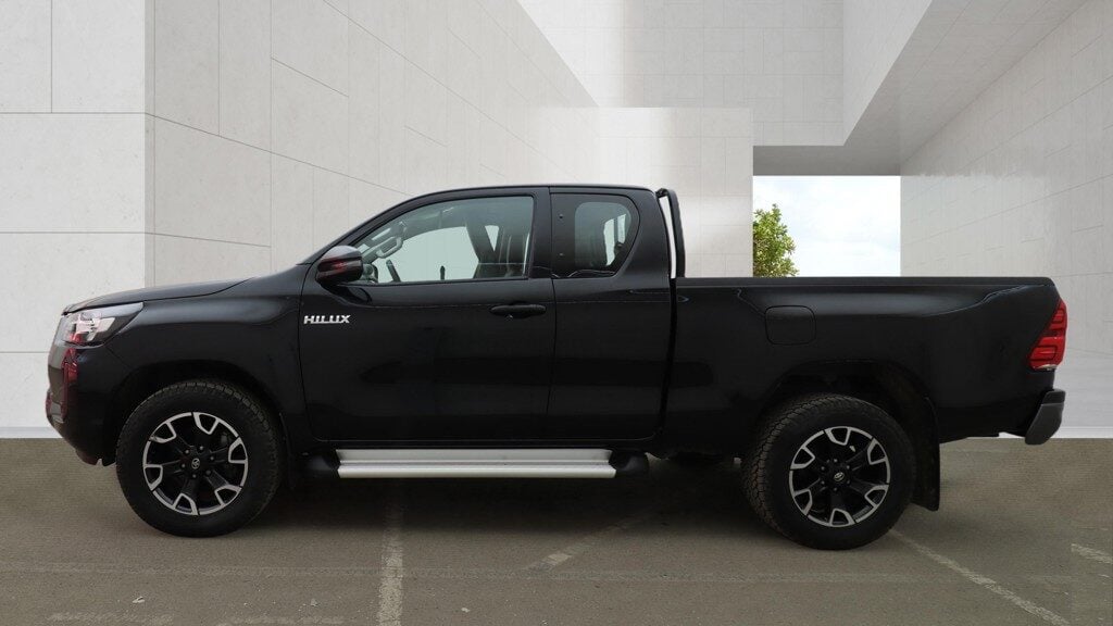 Used Toyota Hilux 2023 for sale - 78097917: Photo 5