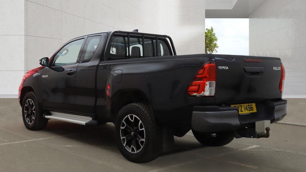 Used Toyota Hilux 2023 for sale - 78097917: Photo 6