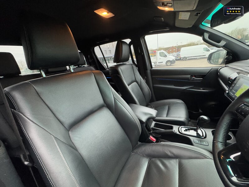 Used Toyota Hilux 2023 for sale - 77037253: Photo 15