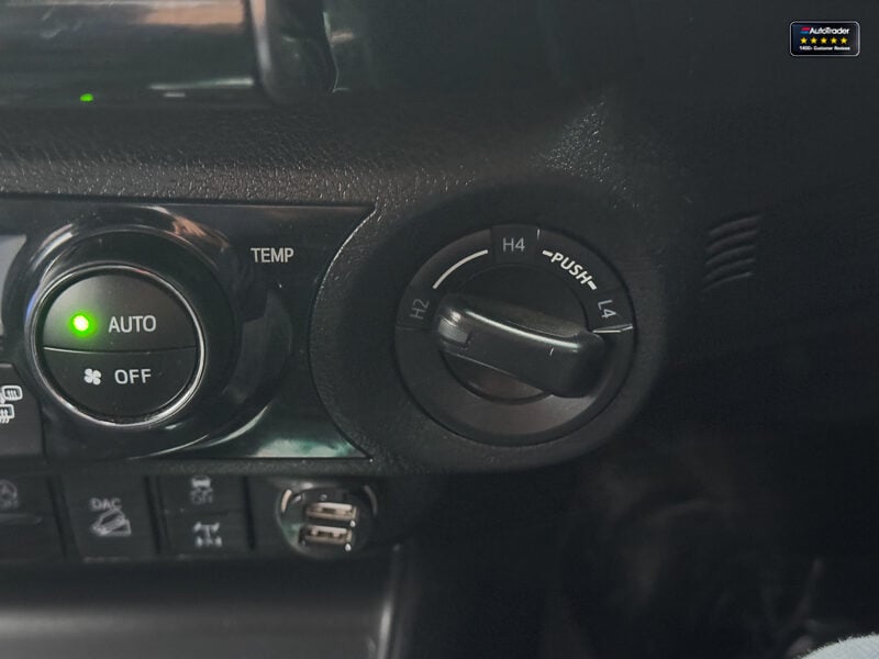 Used Toyota Hilux 2023 for sale - 77037253: Photo 34