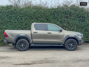 Used Toyota Hilux 2023 for sale - 77037253: Photo