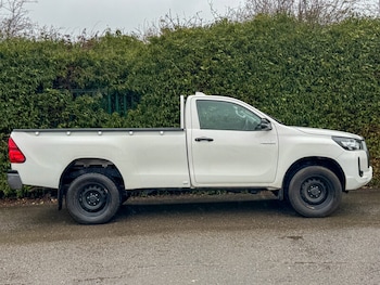 Used Toyota Hilux 2023 for sale - 77223191: Photo