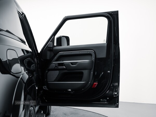Used Land Rover Defender 2021 for sale - 76167942: Photo 24