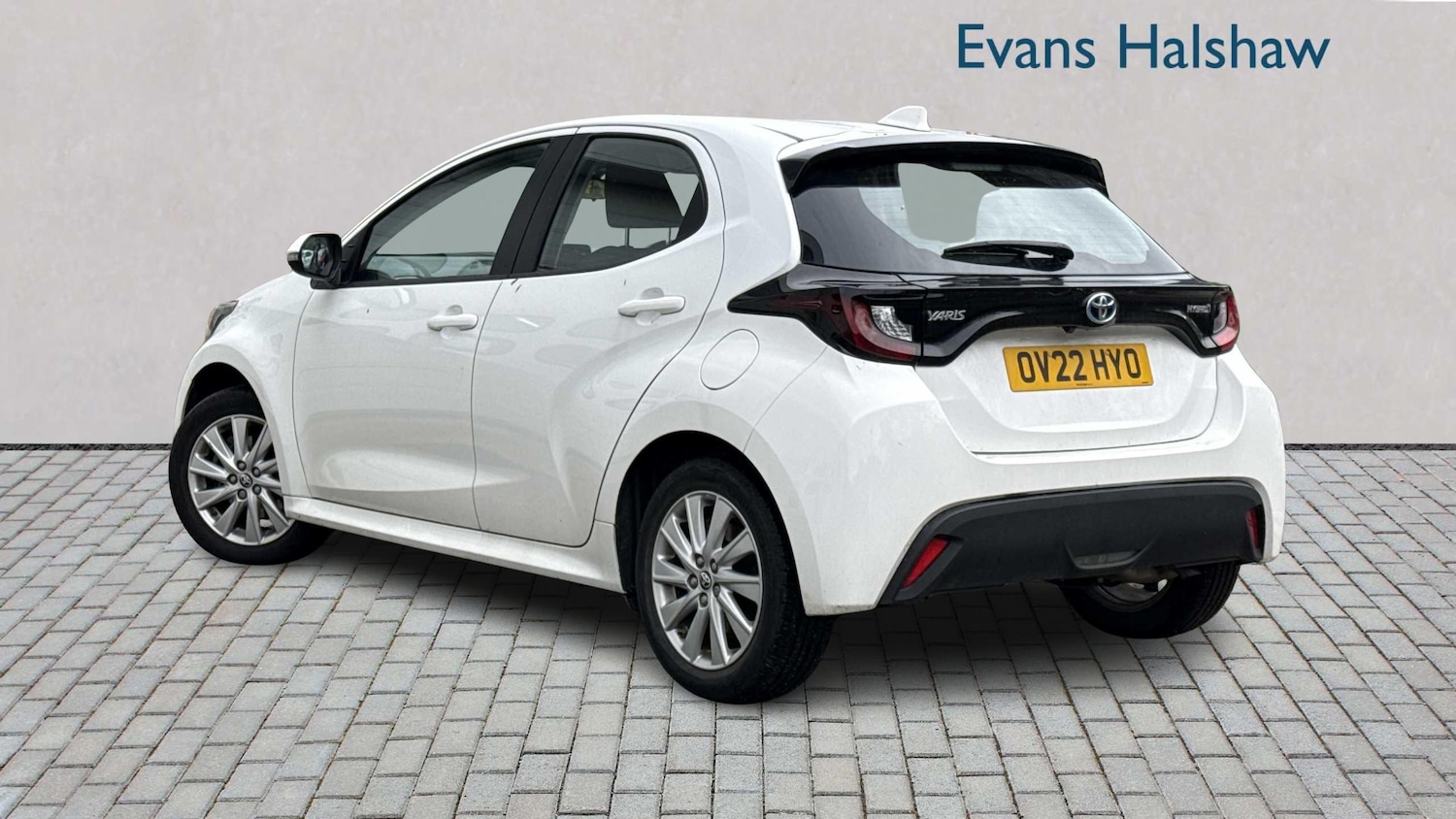 Used Toyota Yaris 2022 for sale - 76373634: Photo 2