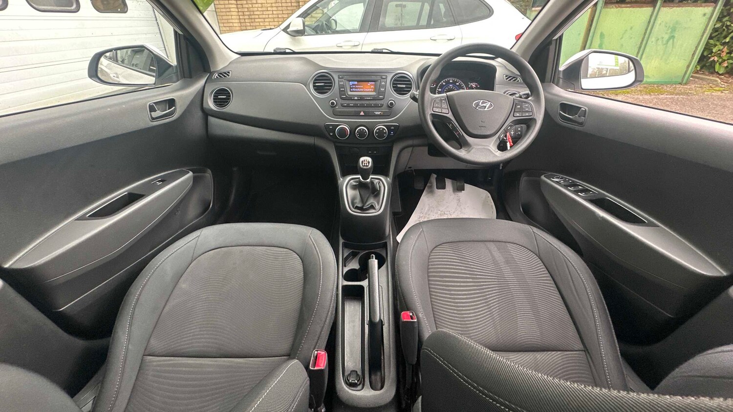 Used Hyundai i10 2018 for sale - 76401455: Photo 10