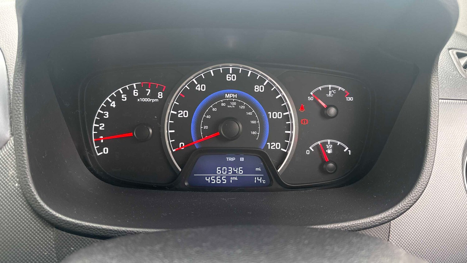 Used Hyundai i10 2018 for sale - 76401455: Photo 12