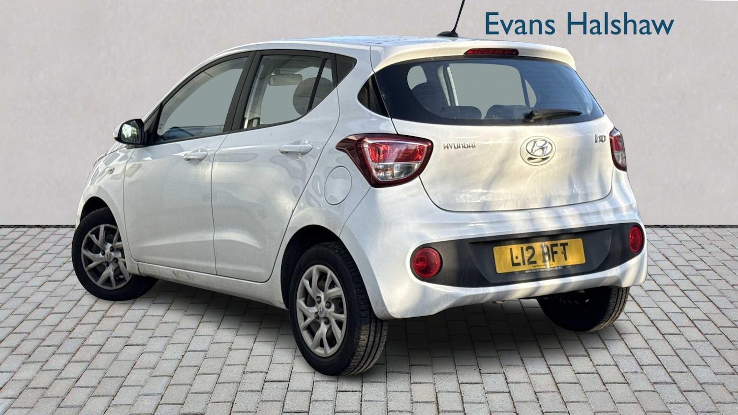 Used Hyundai i10 2018 for sale - 76401455: Photo 2