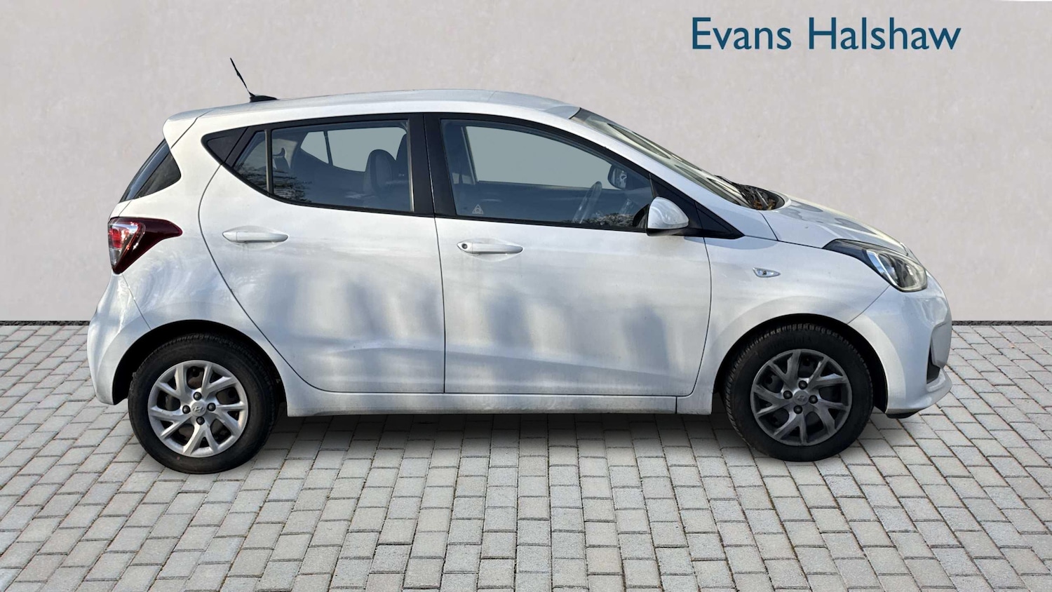 Used Hyundai i10 2018 for sale - 76401455: Photo 3