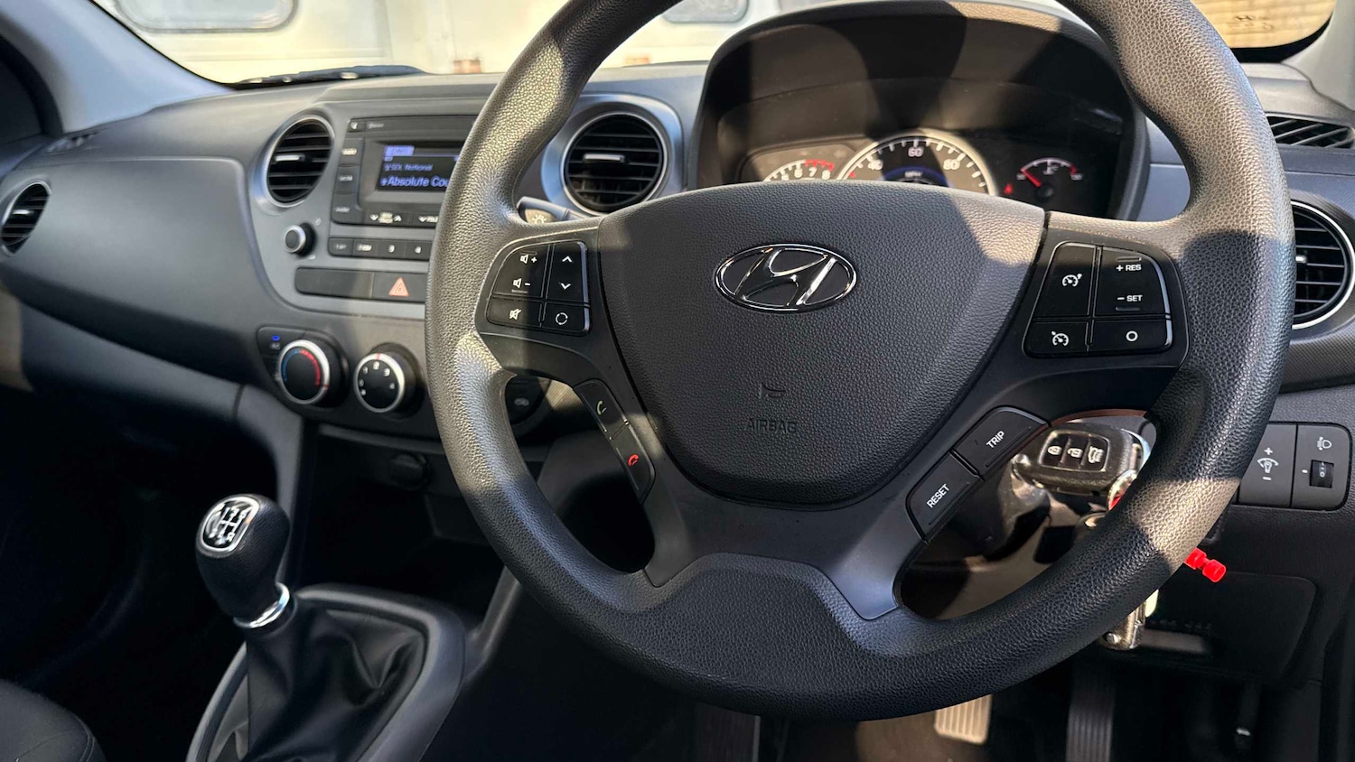 Used Hyundai i10 2018 for sale - 76401455: Photo 5