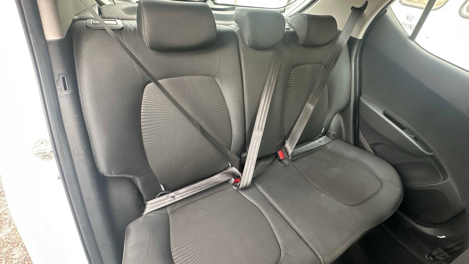 Used Hyundai i10 2018 for sale - 76401455: Photo 9