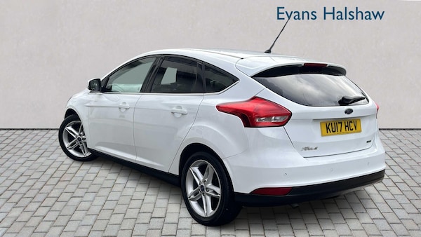 Used Ford Focus 2017 for sale - 76218366: Photo 2