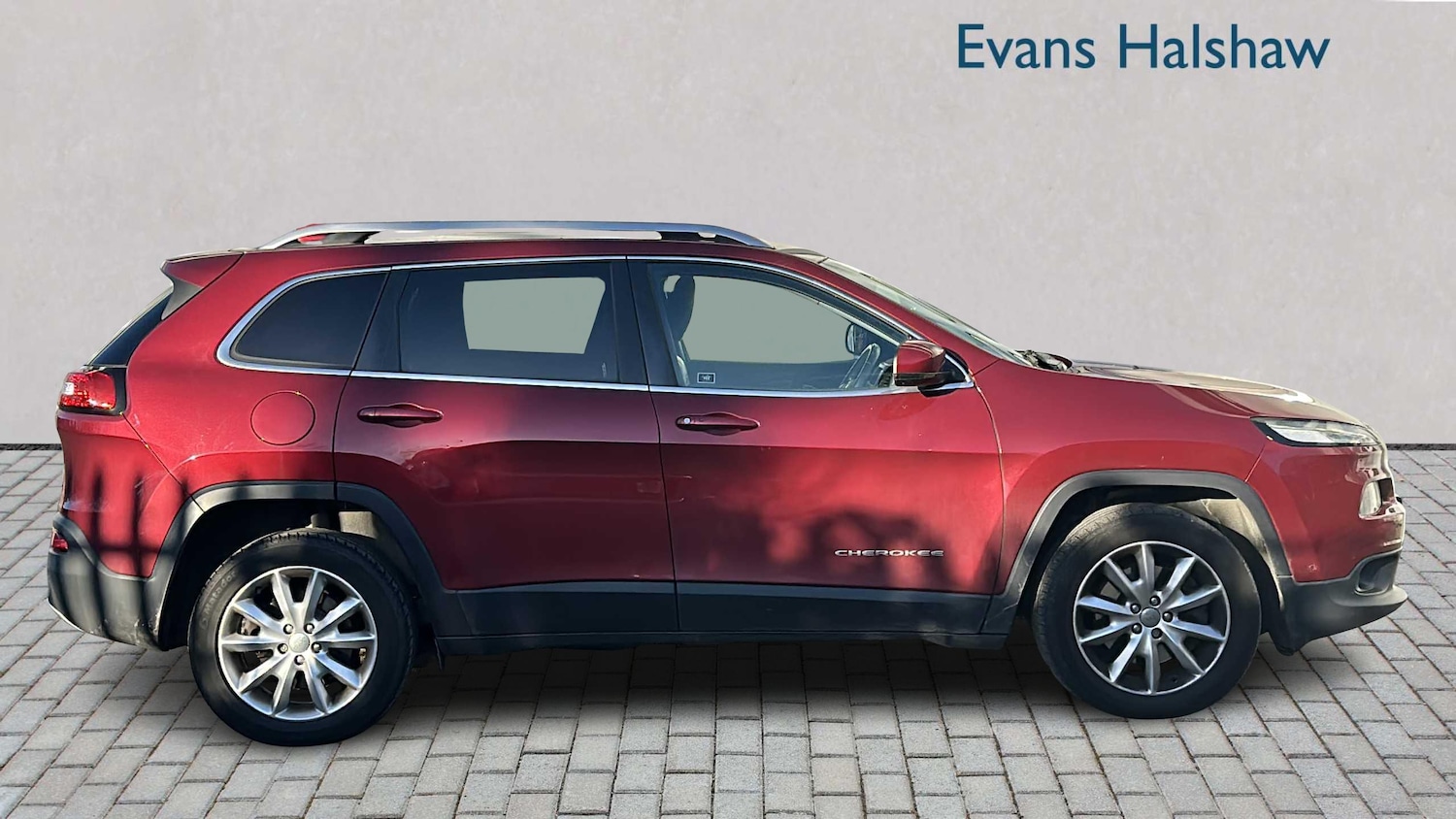 Used Jeep Cherokee 2016 for sale - 77093371: Photo 2