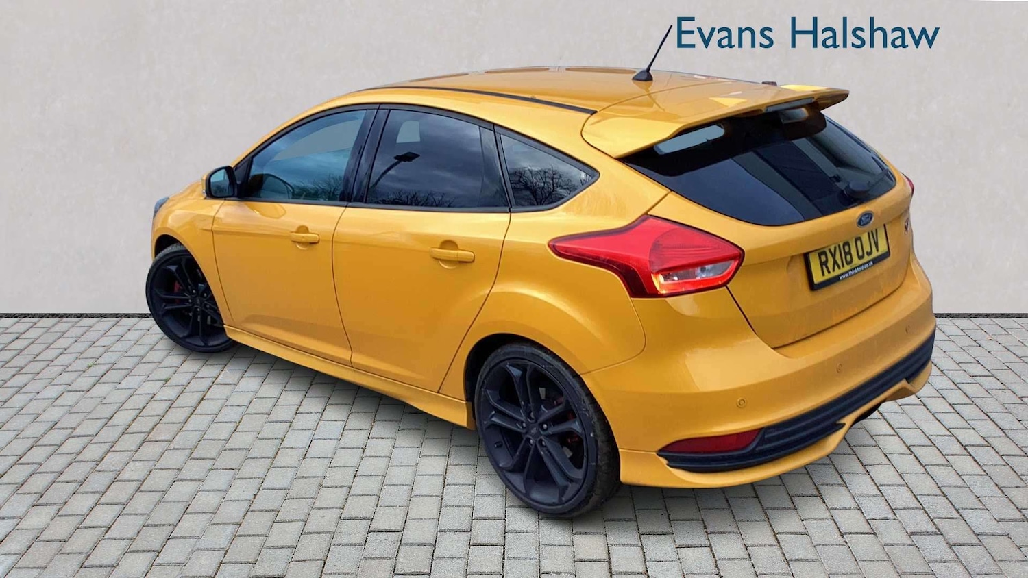 Used Ford Focus 2018 for sale - 77842461: Photo 2