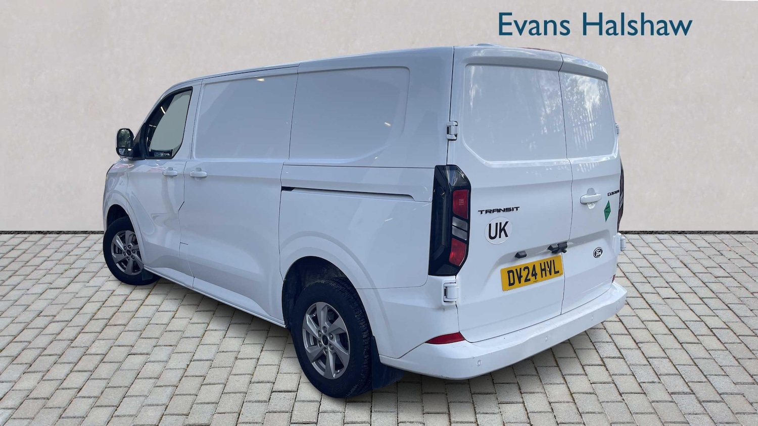 Used Ford Transit Custom 2024 for sale - 76351607: Photo 2