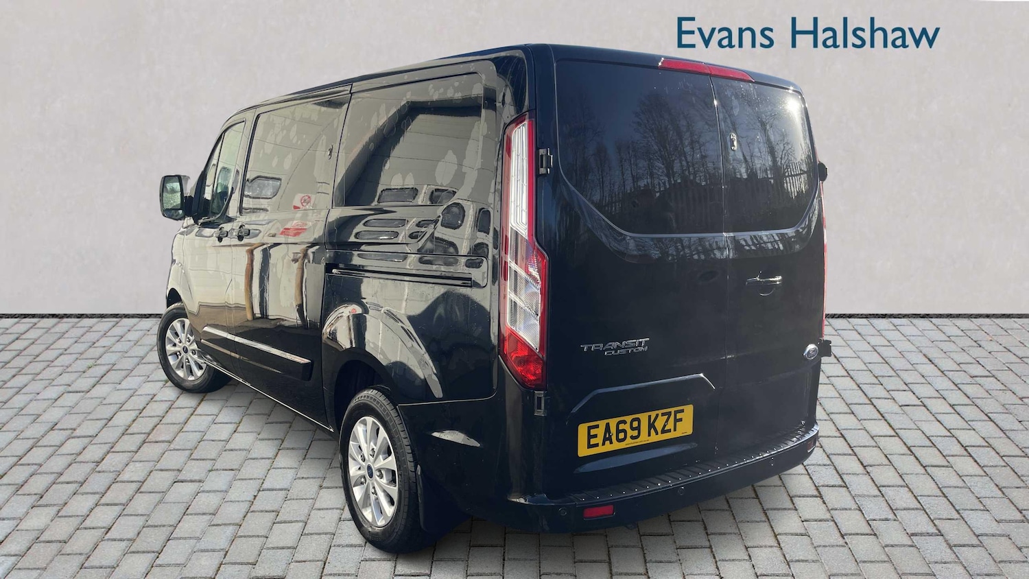 Used Ford Transit Custom 2019 for sale - 76804804: Photo 2