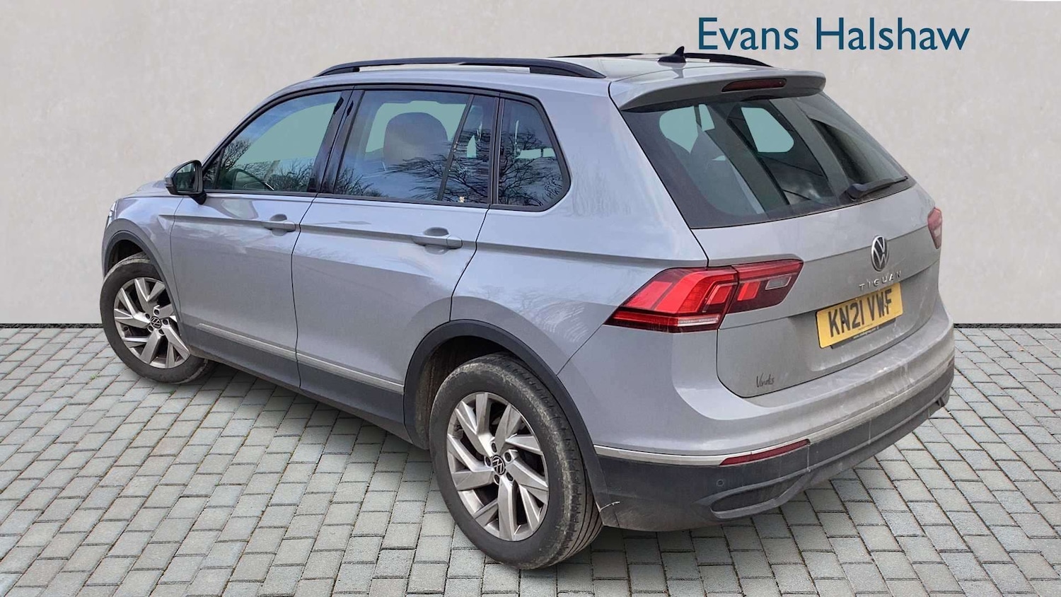 Used Volkswagen Tiguan for sale - 77857469: Photo 2