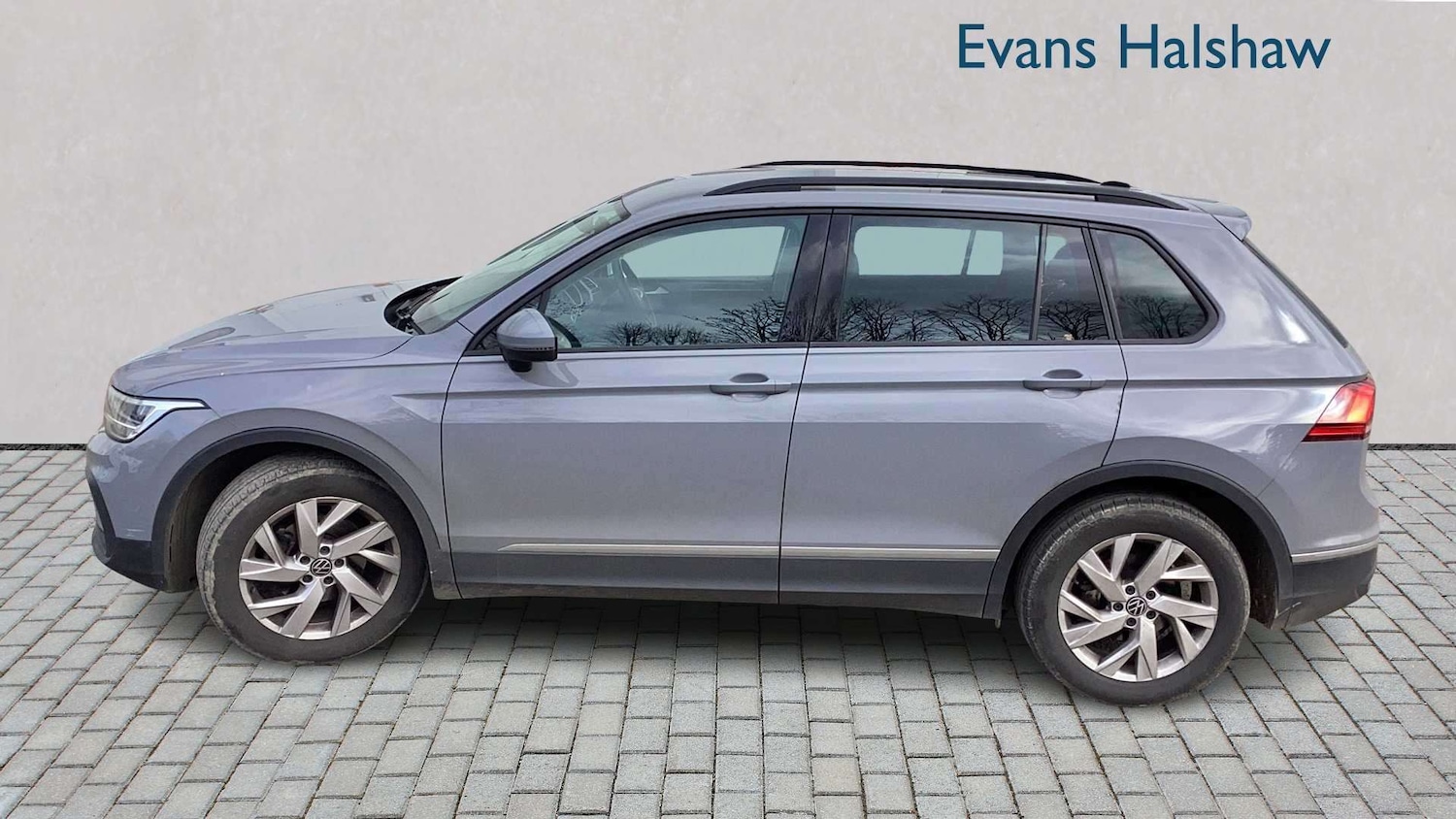 Used Volkswagen Tiguan for sale - 77857469: Photo 3