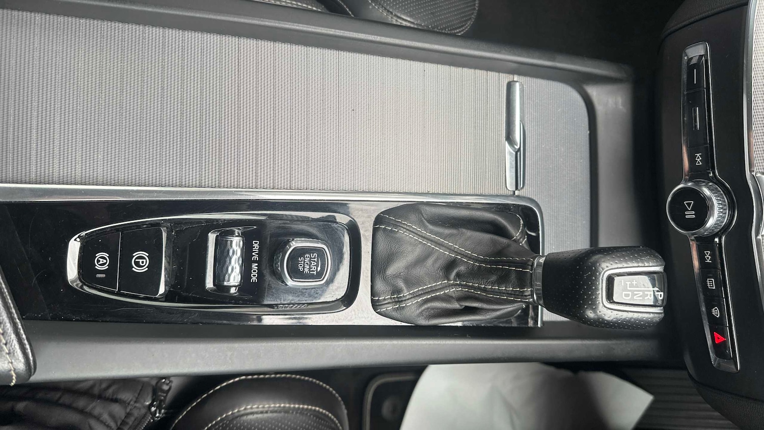 Used Volvo XC60 2018 for sale - 77648807: Photo 16