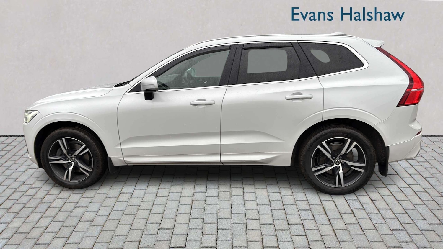 Used Volvo XC60 2018 for sale - 77648807: Photo 3