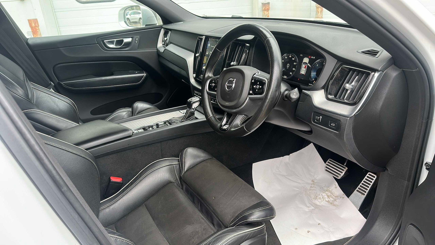 Used Volvo XC60 2018 for sale - 77648807: Photo 8