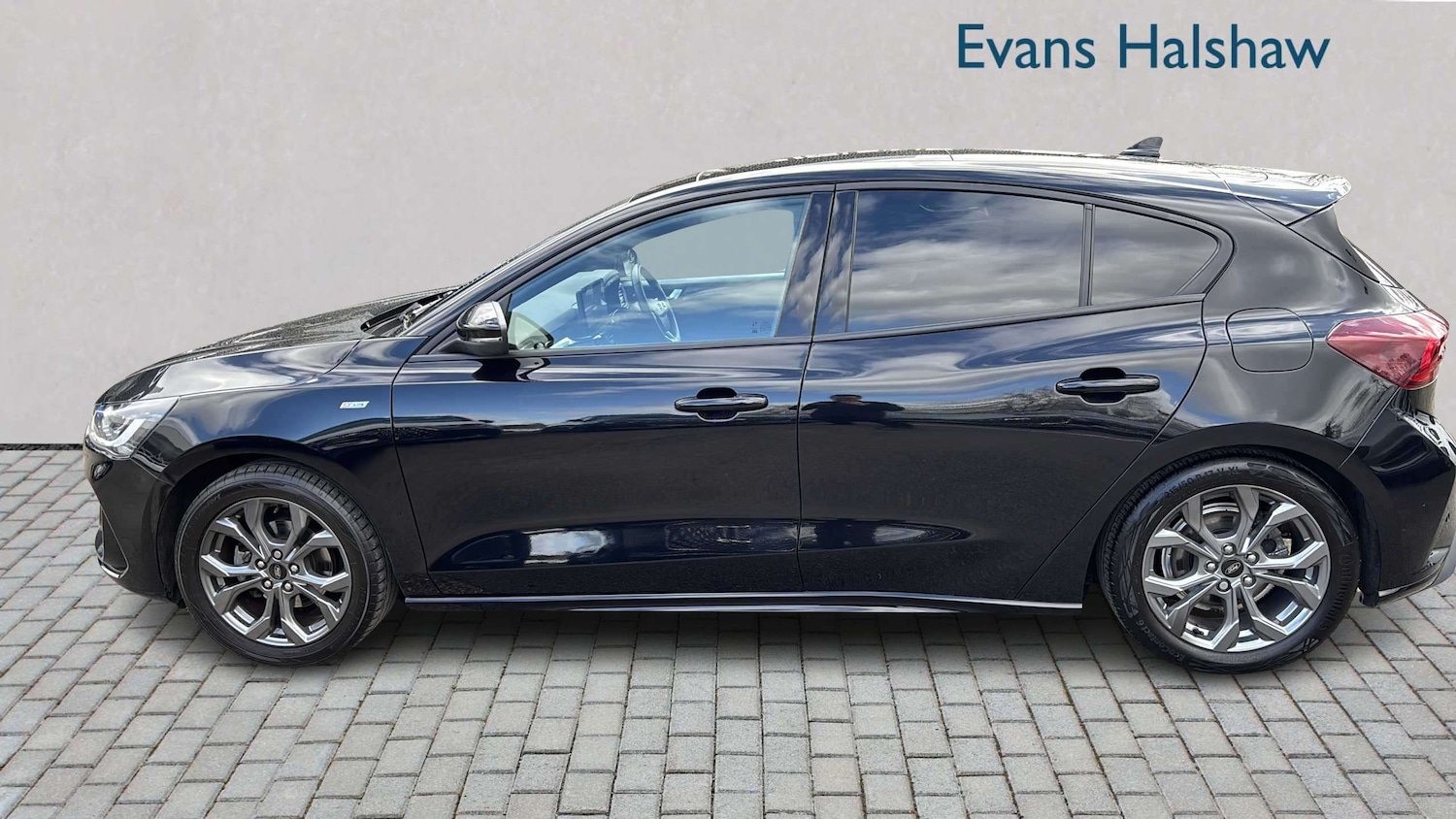 Used Ford Focus 2023 for sale - 77842388: Photo 3