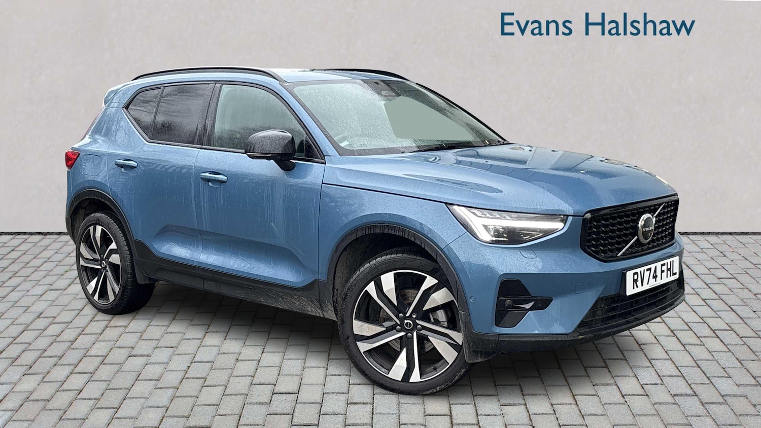 Used Volvo XC40 2025 for sale - 76827570: Photo 1