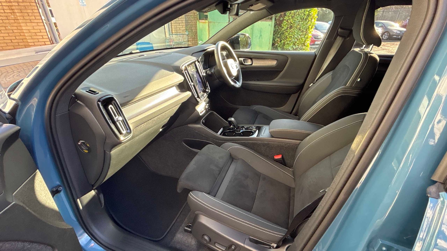 Used Volvo XC40 2025 for sale - 76827570: Photo 12