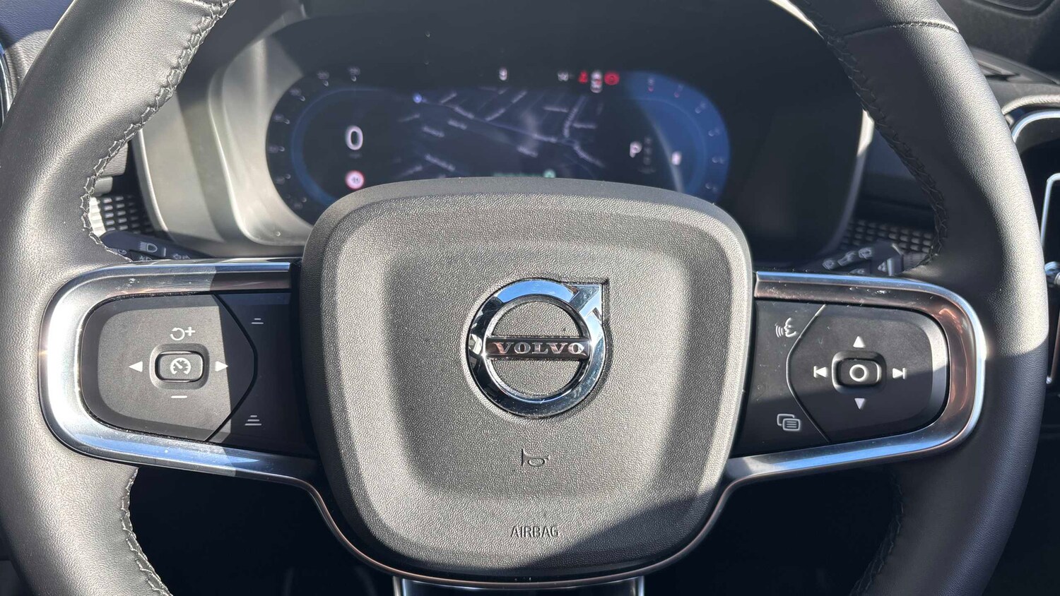 Used Volvo XC40 2025 for sale - 76827570: Photo 14