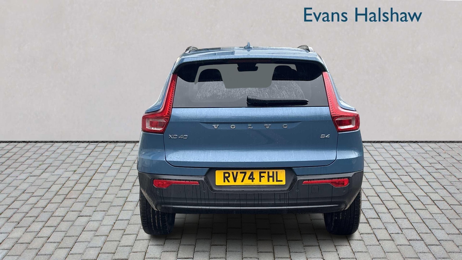 Used Volvo XC40 2025 for sale - 76827570: Photo 4