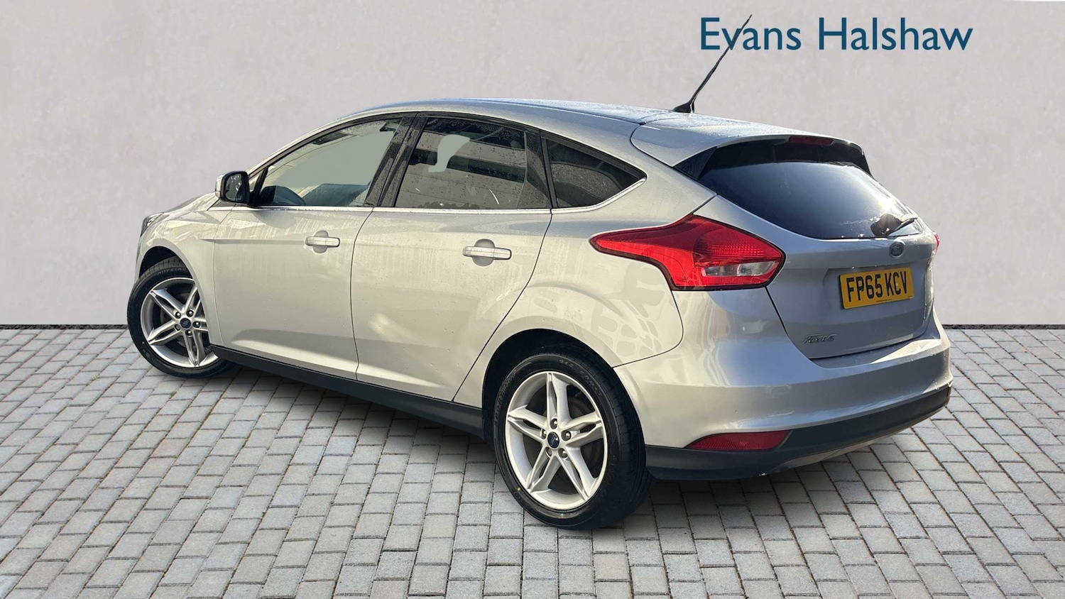 Used Ford Focus 2015 for sale - 76718148: Photo 2