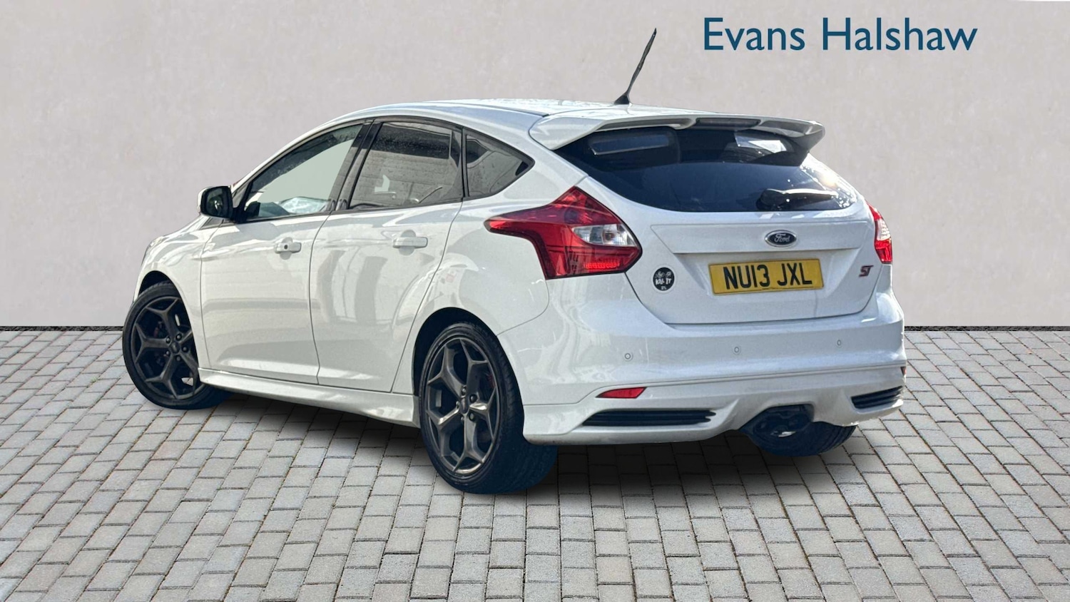 Used Ford Focus 2013 for sale - 76339675: Photo 2