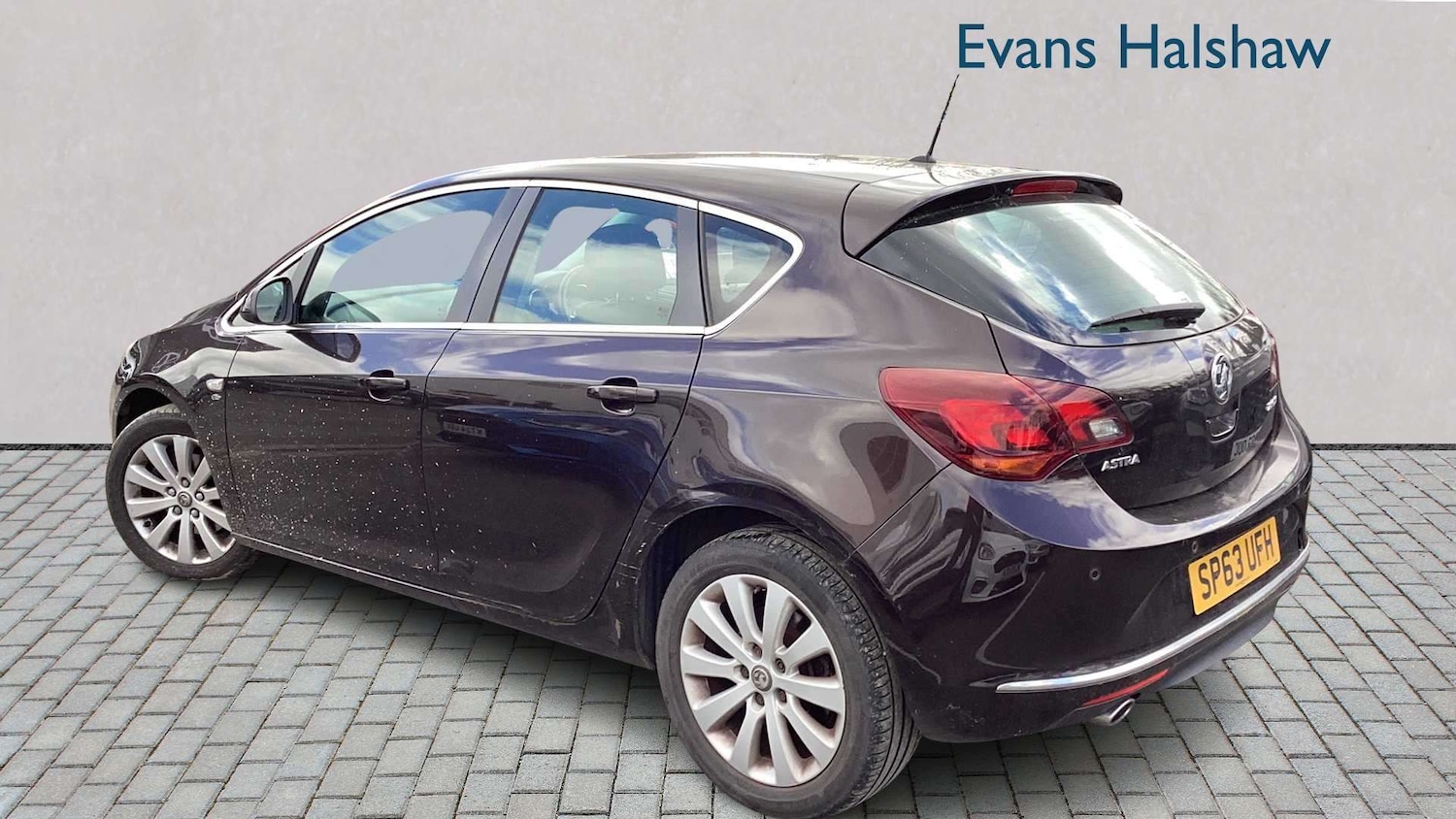 Used Vauxhall Astra 2013 for sale - 78118734: Photo 2