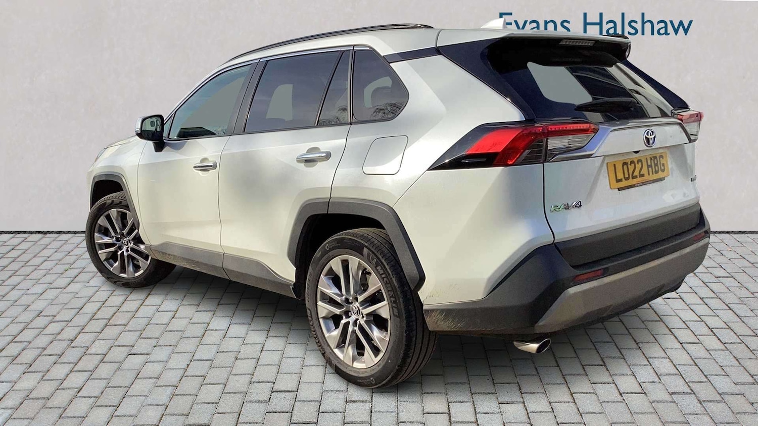 Used Toyota RAV4 2022 for sale - 78174032: Photo 2